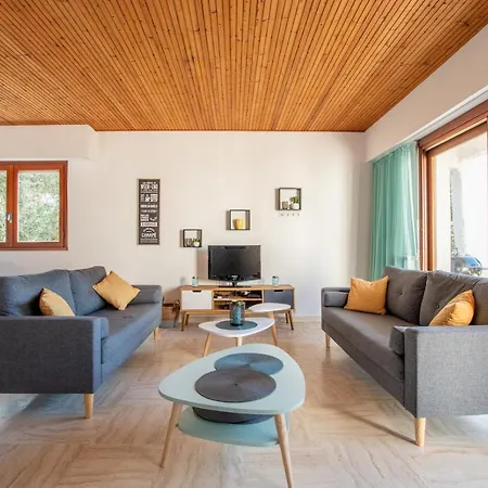 Holiday home Charmante Maison Des Annees 70 Revisitee Les Sables-d'Olonne