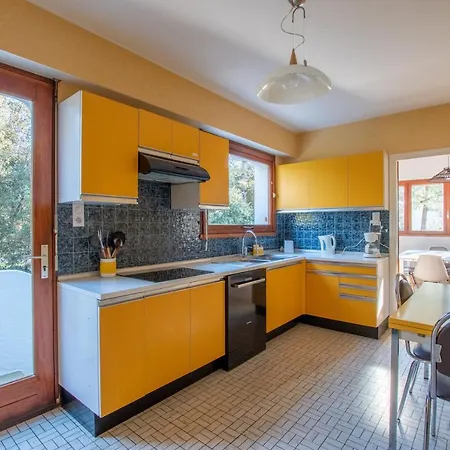 Holiday home Charmante Maison Des Annees 70 Revisitee