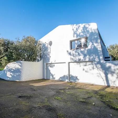 Holiday home Charmante Maison Des Annees 70 Revisitee Les Sables-d'Olonne